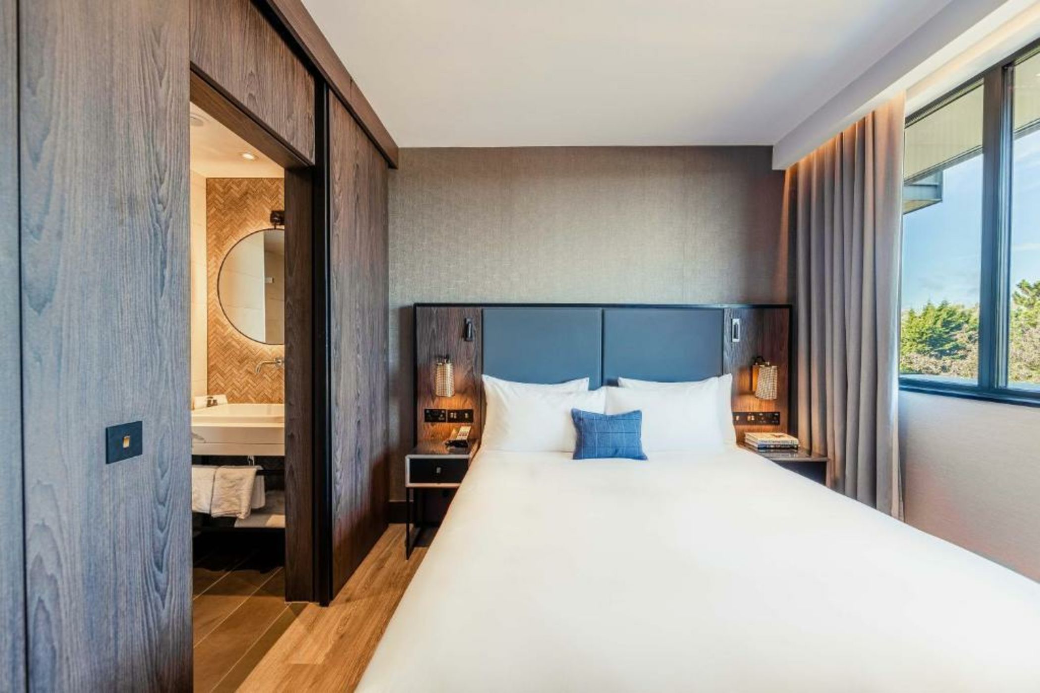 The Fellows House Cambridge, Curio Collection By Hilton