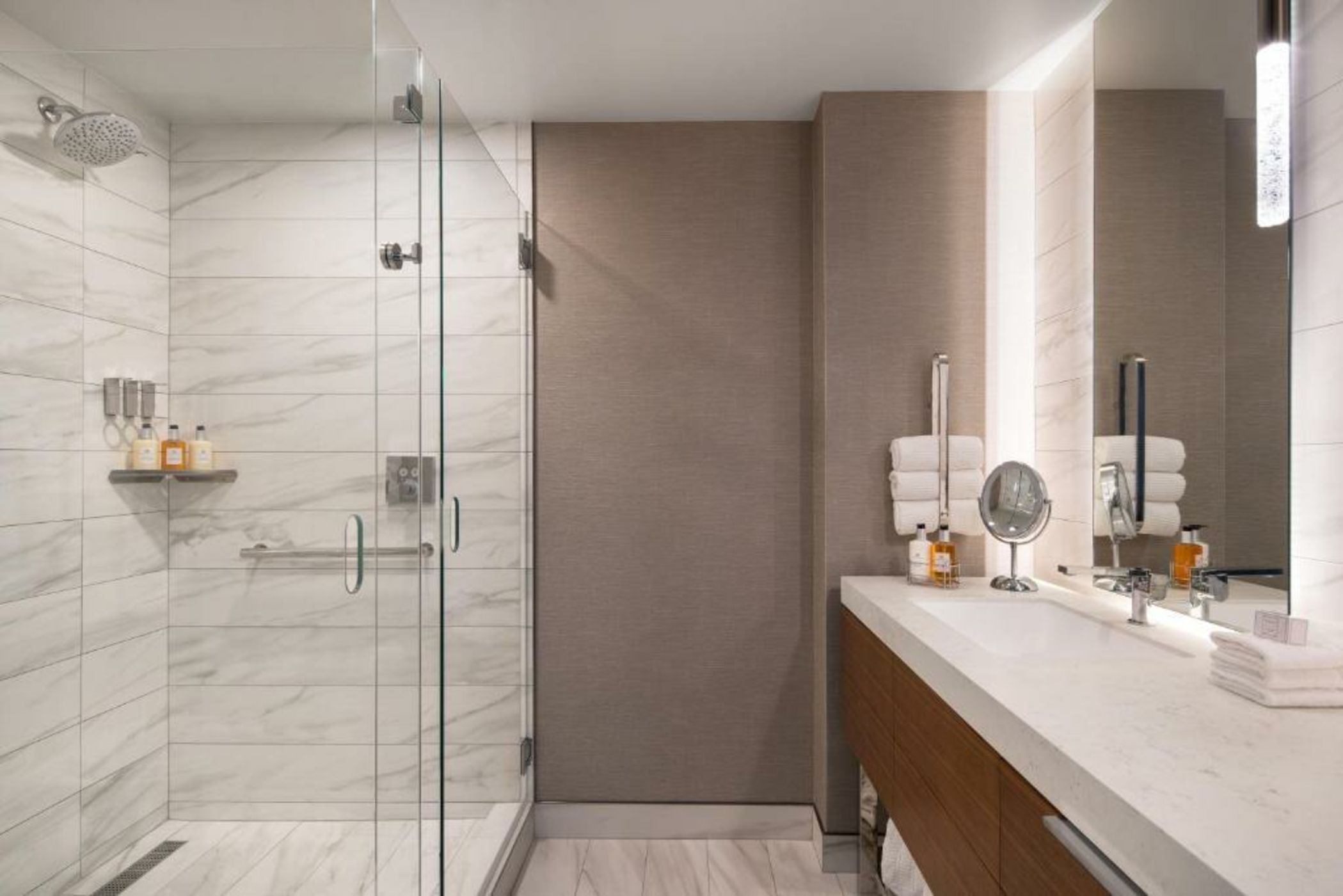 The Jacquard, Autograph Collection