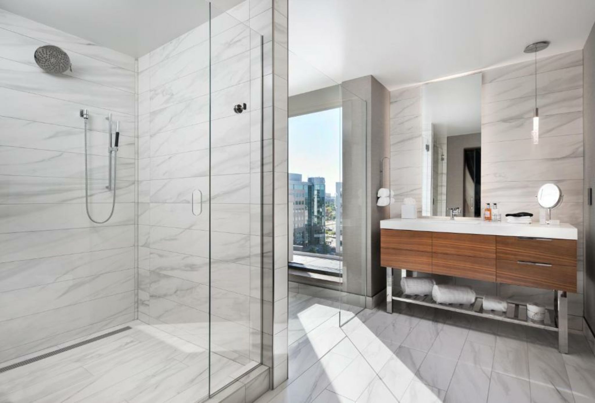 The Jacquard, Autograph Collection