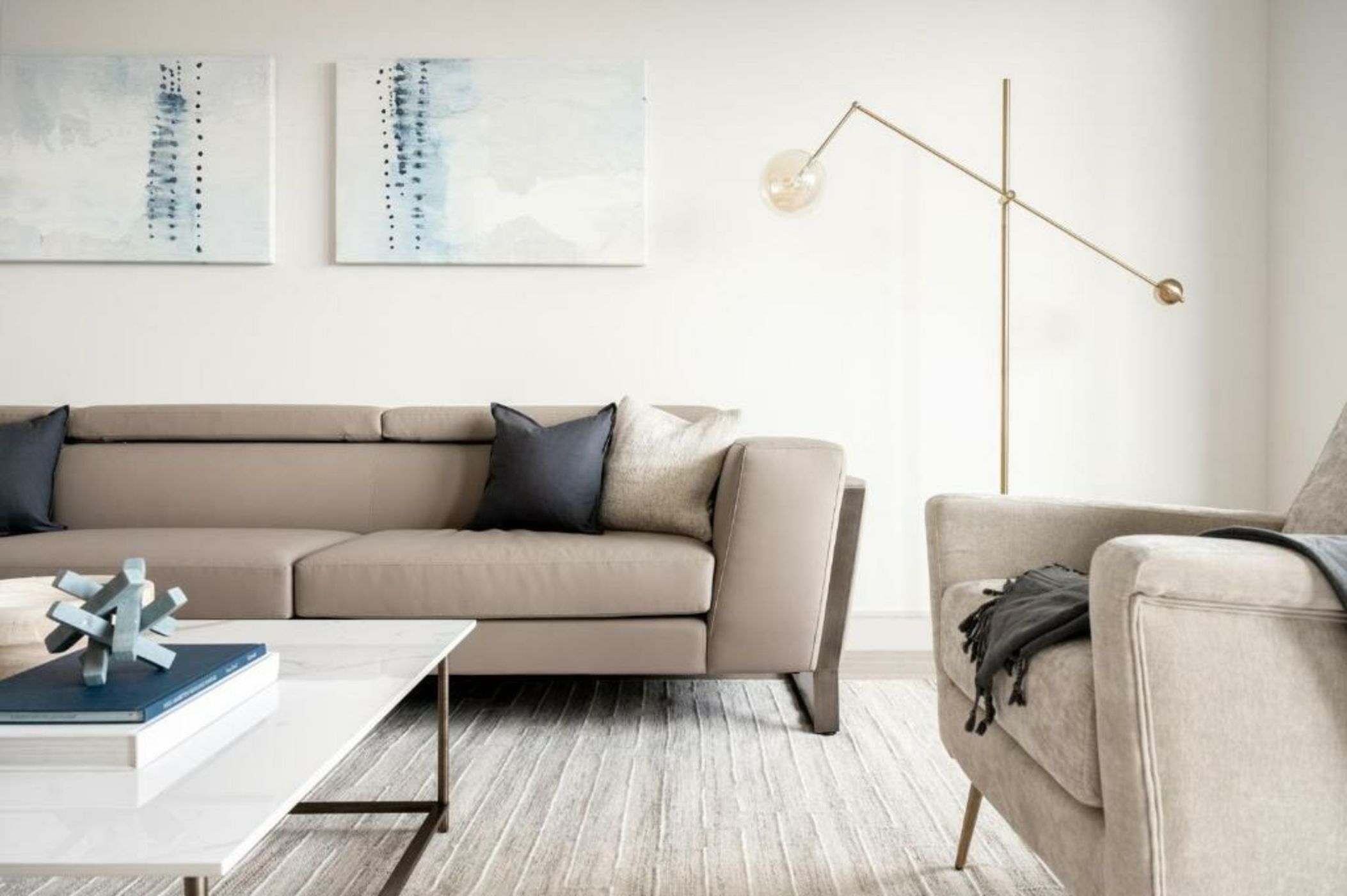 Contemporary Condo - Grill - Balcony - Tesoro