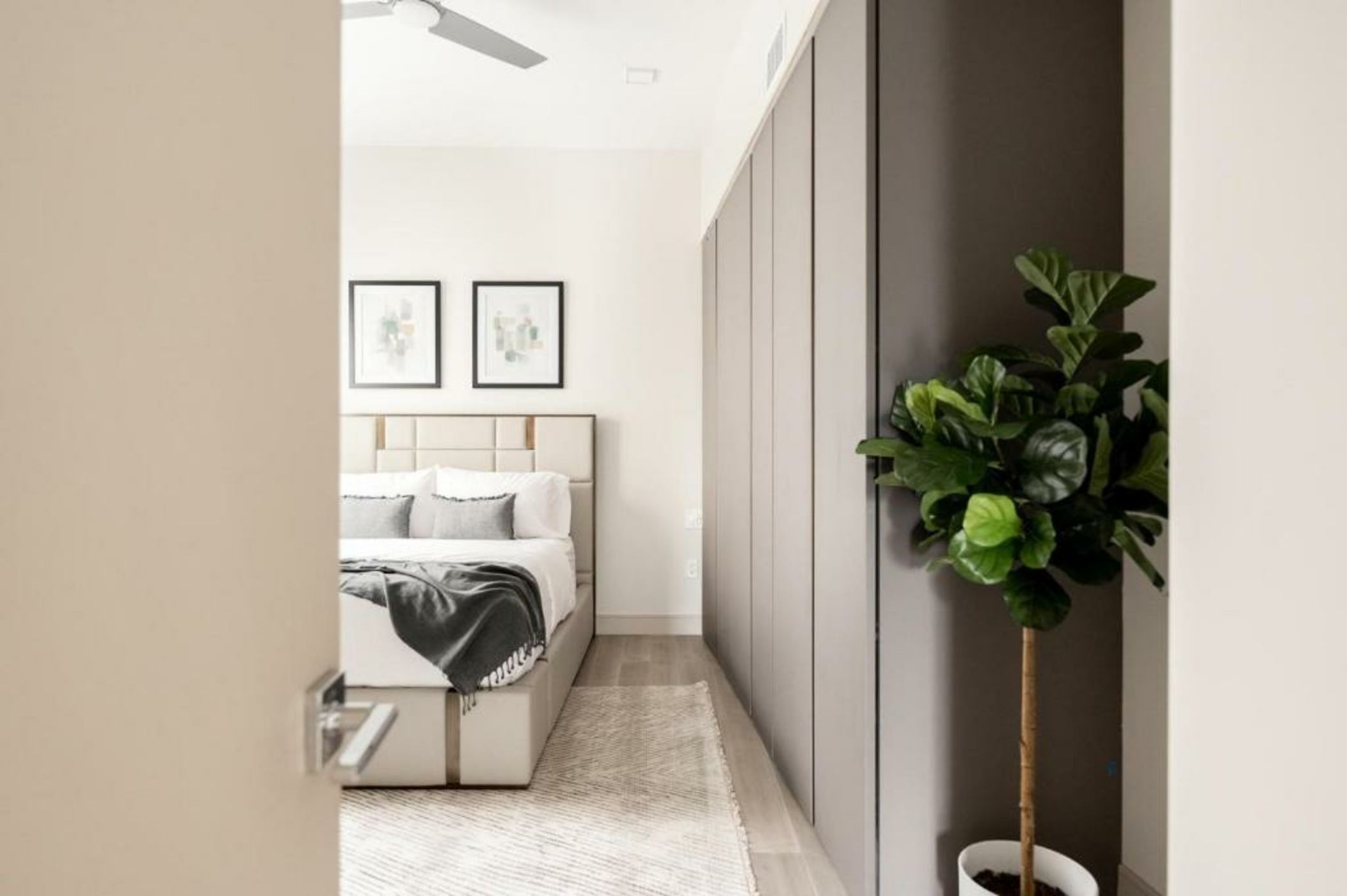 Contemporary Condo - Grill - Balcony - Tesoro