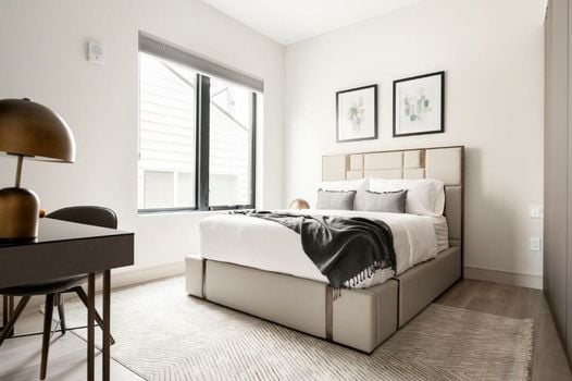 Contemporary Condo - Grill - Balcony - Tesoro