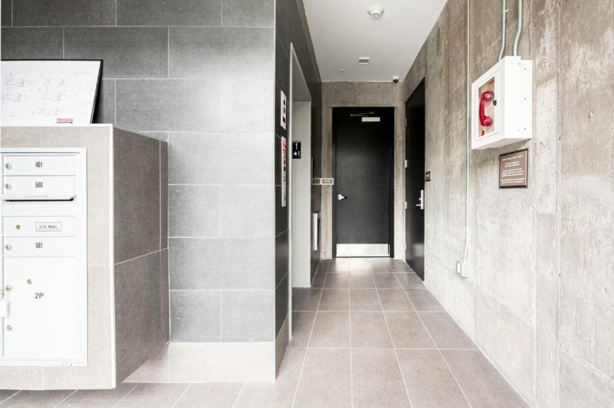 Contemporary Condo - Grill - Balcony - Tesoro