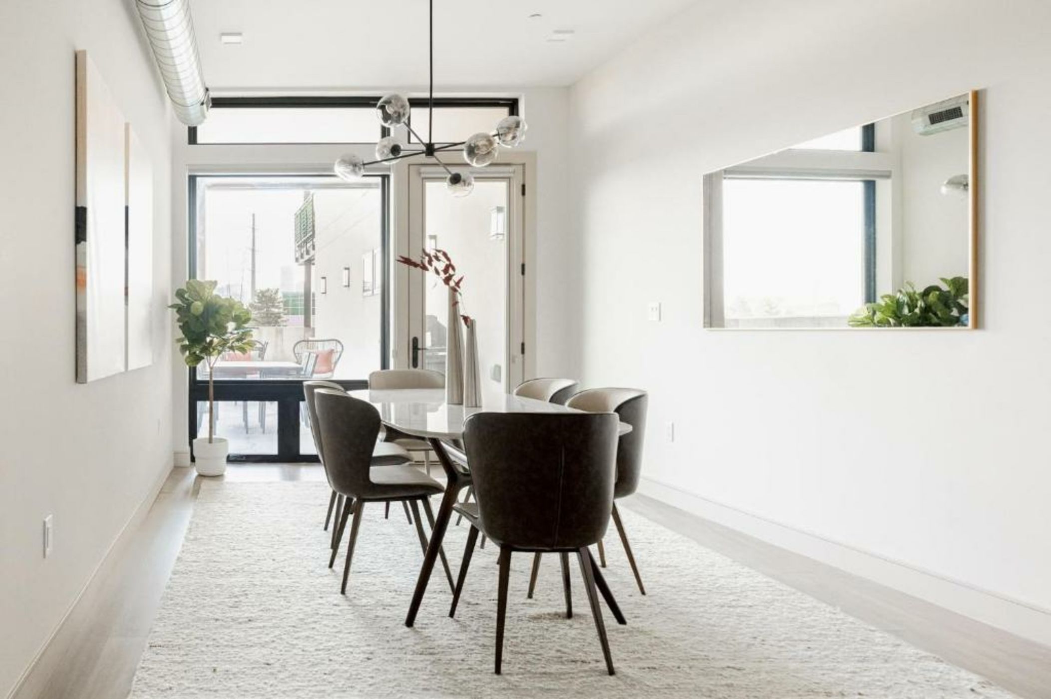 Walk to Gameday - Jefferson Park Condo - Tesoro