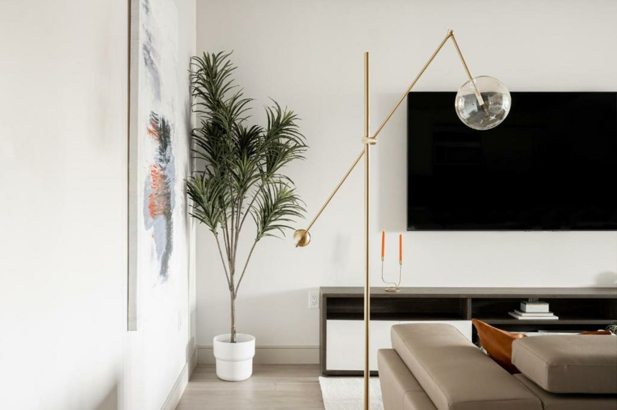 Walk to Gameday - Jefferson Park Condo - Tesoro