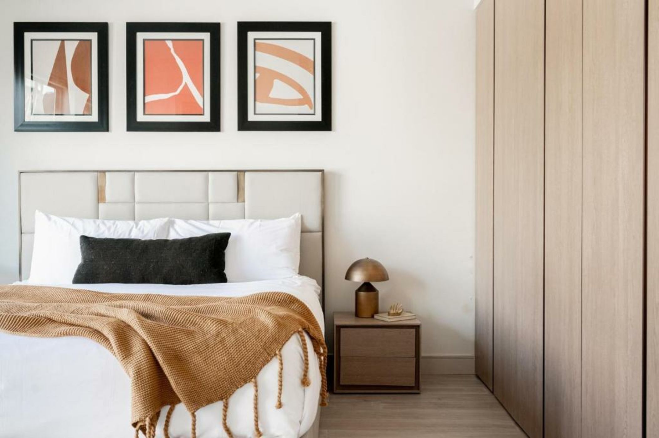 Walk to Gameday - Jefferson Park Condo - Tesoro