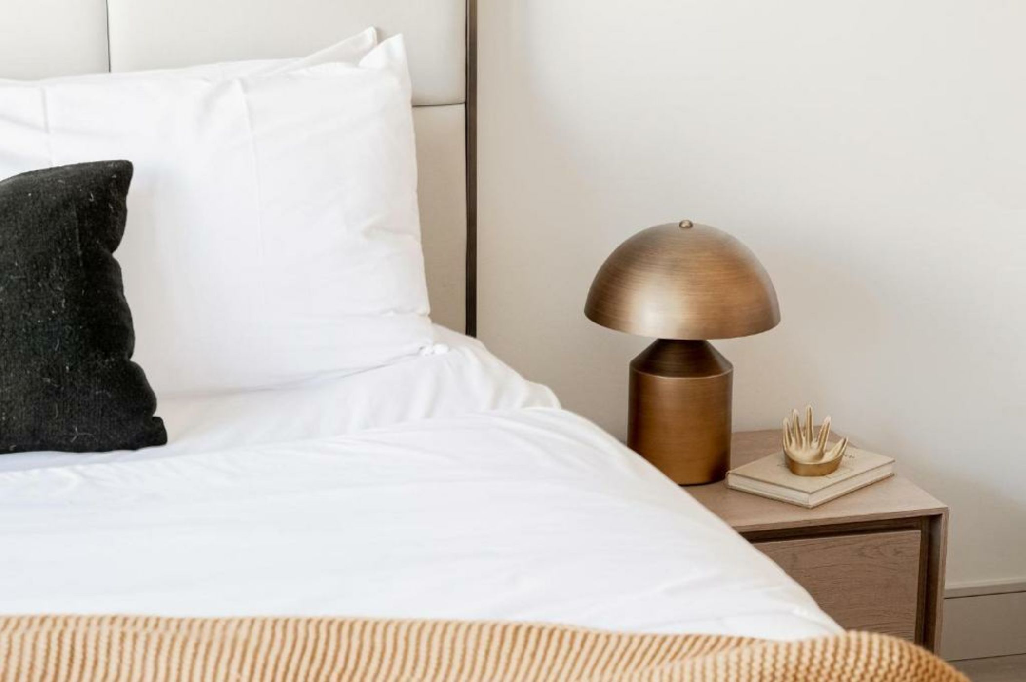 Walk to Gameday - Jefferson Park Condo - Tesoro