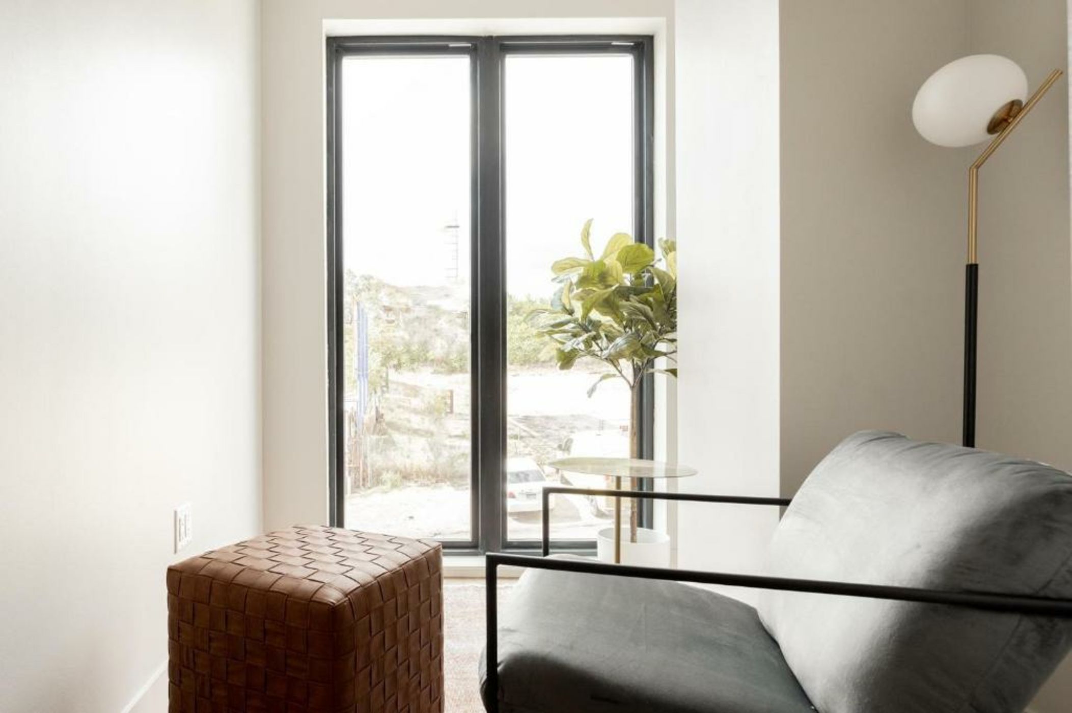 Walk to Gameday - Jefferson Park Condo - Tesoro