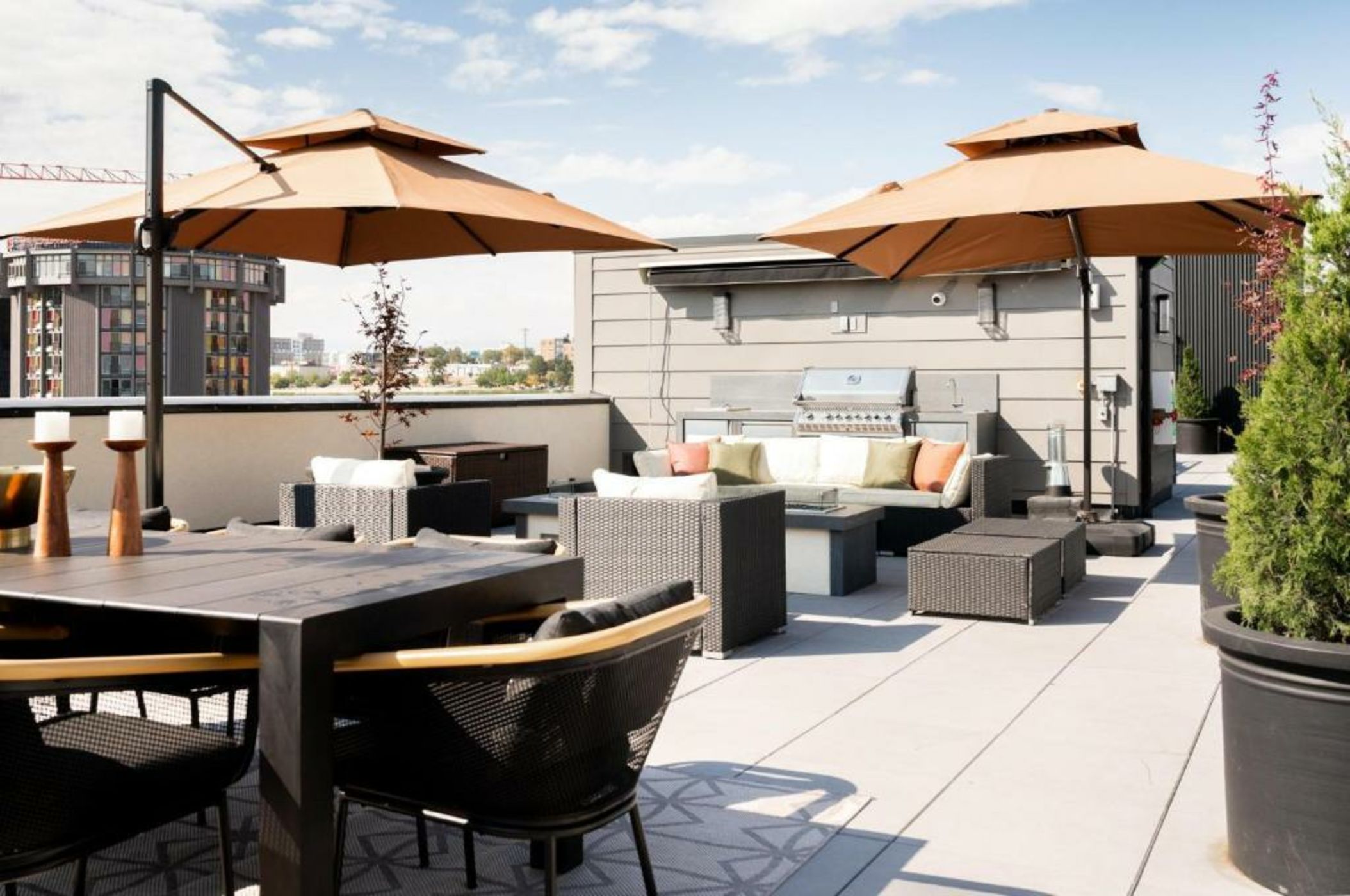 Walk to Gameday - Jefferson Park Condo - Tesoro