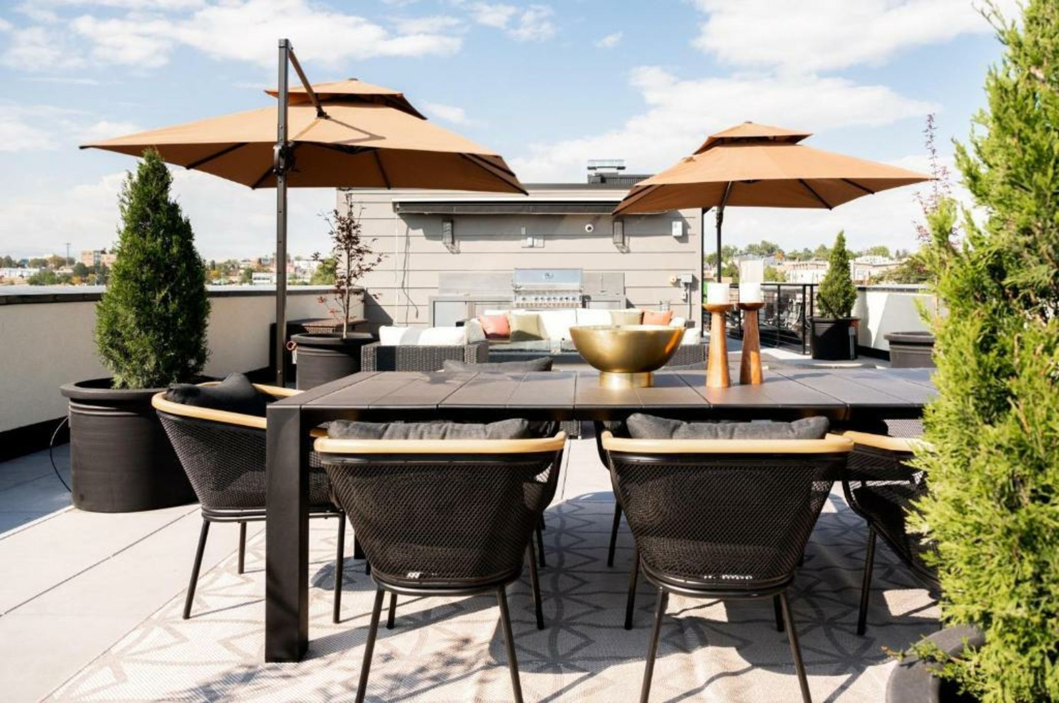 Walk to Gameday - Jefferson Park Condo - Tesoro