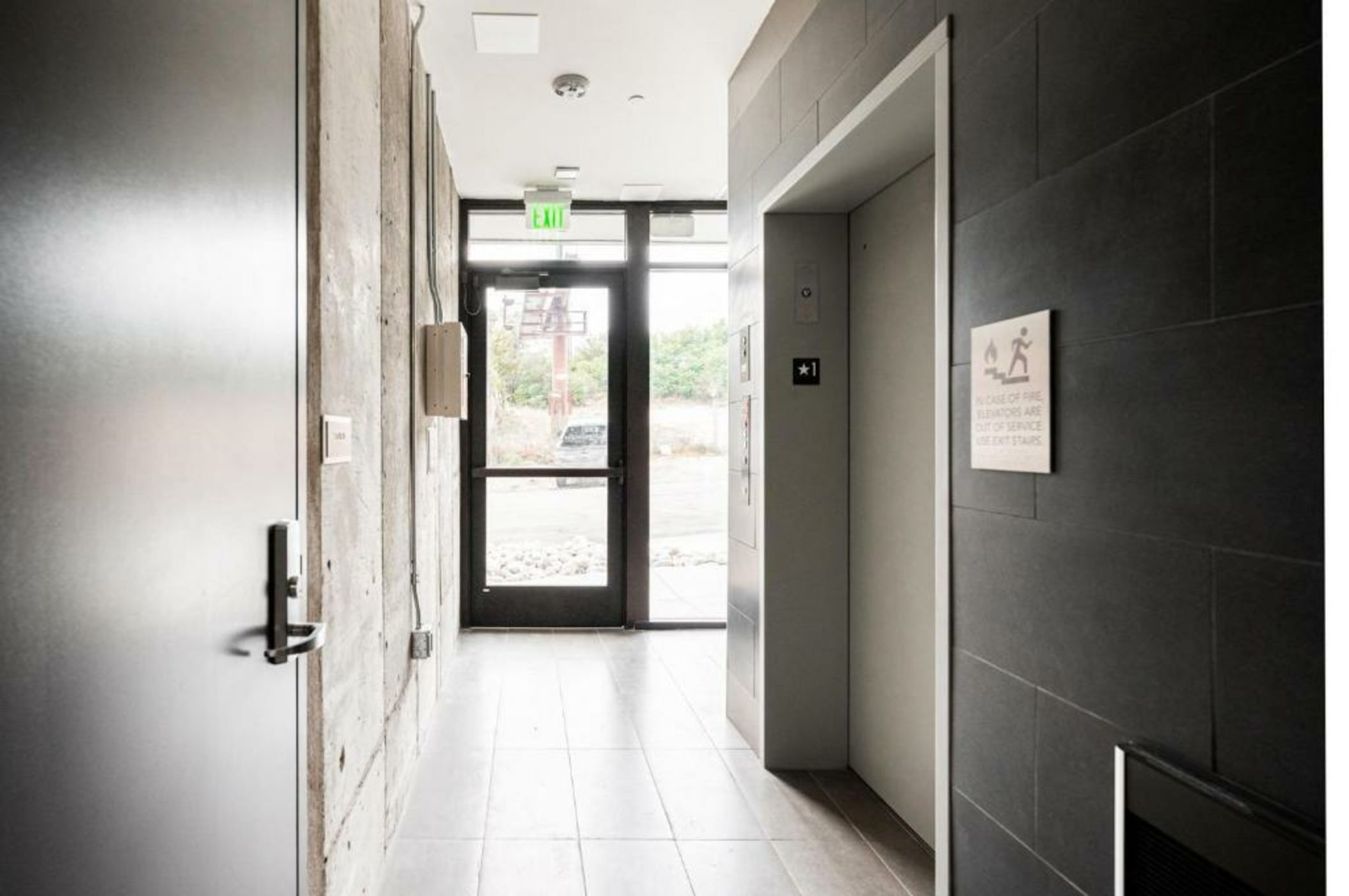 Walk to Gameday - Jefferson Park Condo - Tesoro