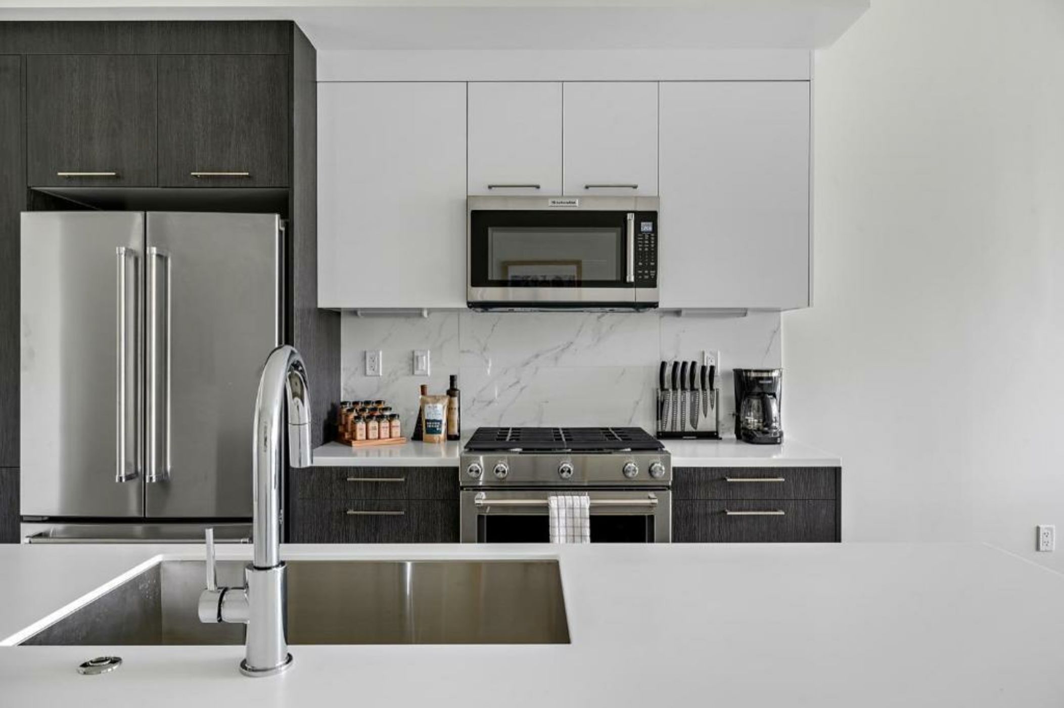 Art-Inspired Loft with Mountain View - Espadin LoHi