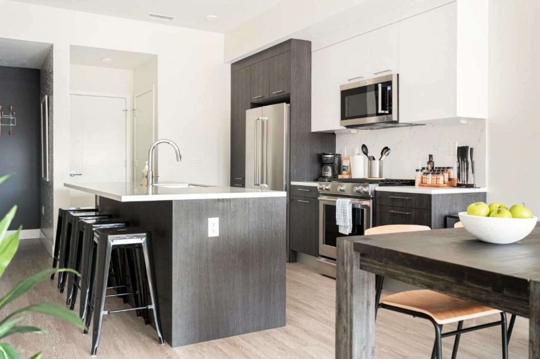 Art-Inspired Loft with Mountain View - Espadin LoHi