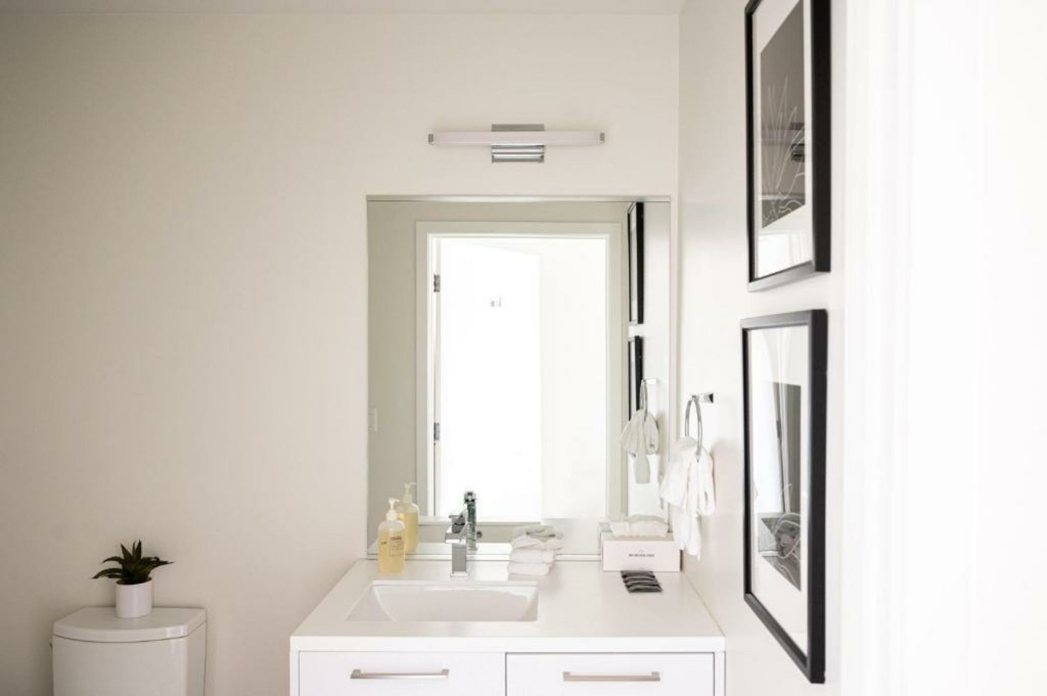 Art-Inspired Loft with Mountain View - Espadin LoHi