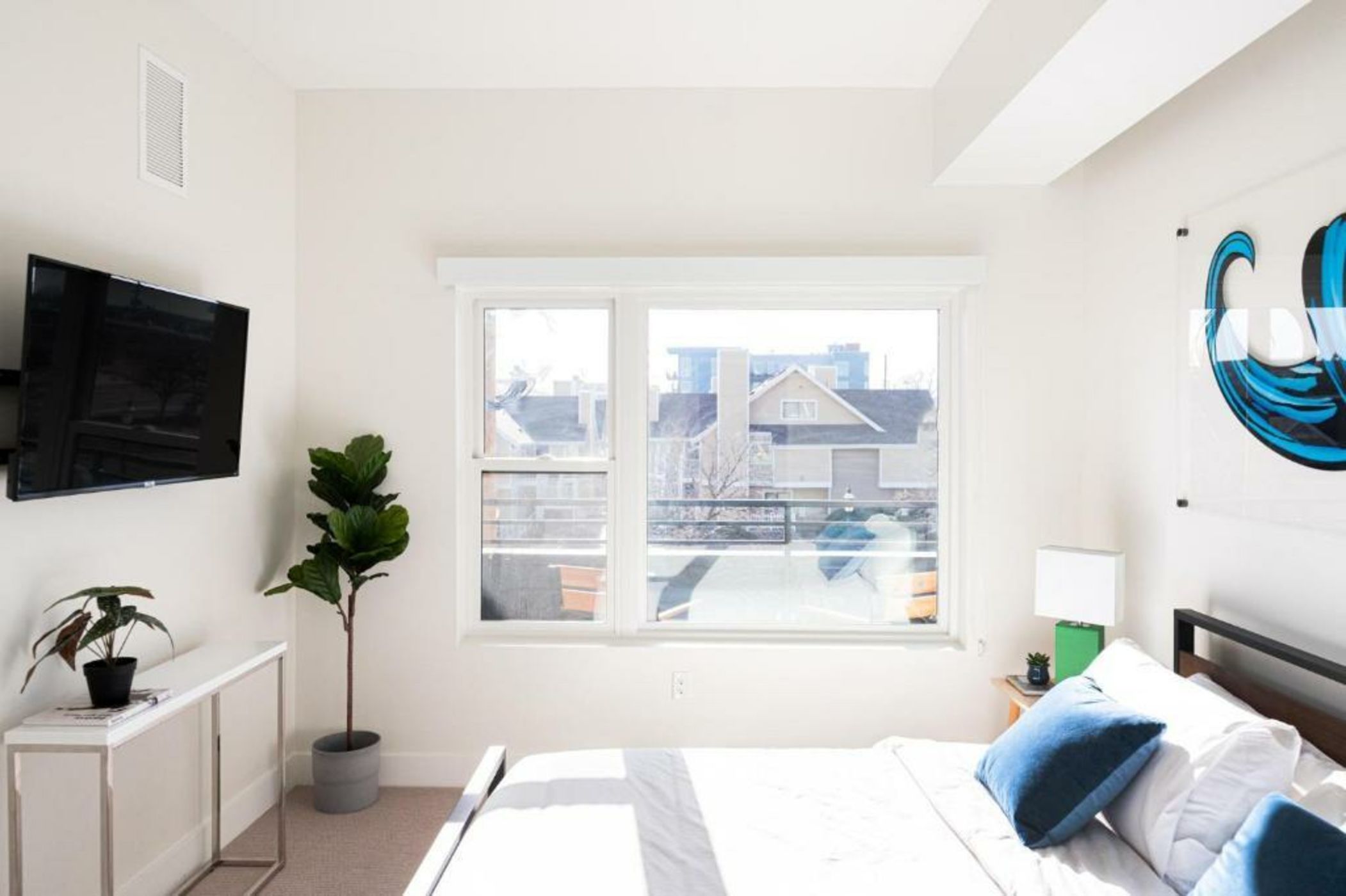 Art-Inspired Loft with Mountain View - Espadin LoHi