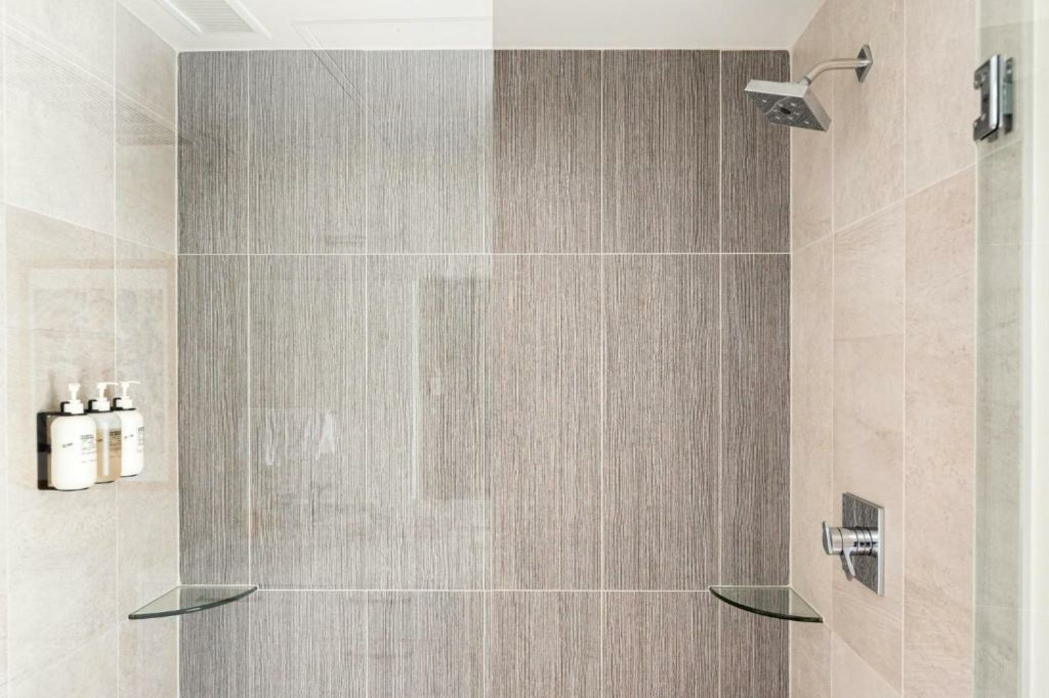 Art-Inspired Loft with Mountain View - Espadin LoHi