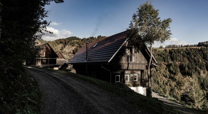 Chalet Leopold - Luxury Alpine Retreat