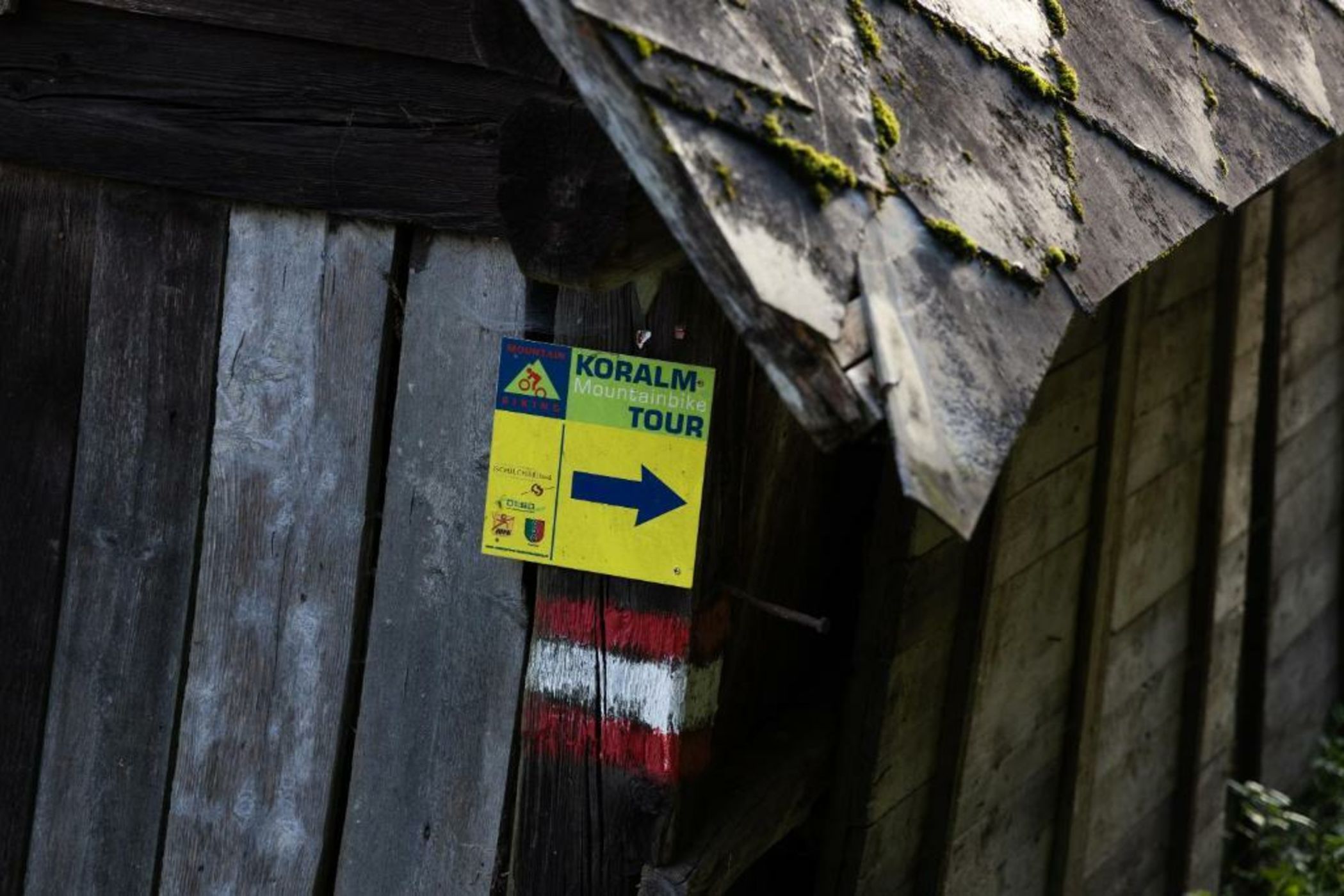 Chalet Leopold - Luxury Alpine Retreat
