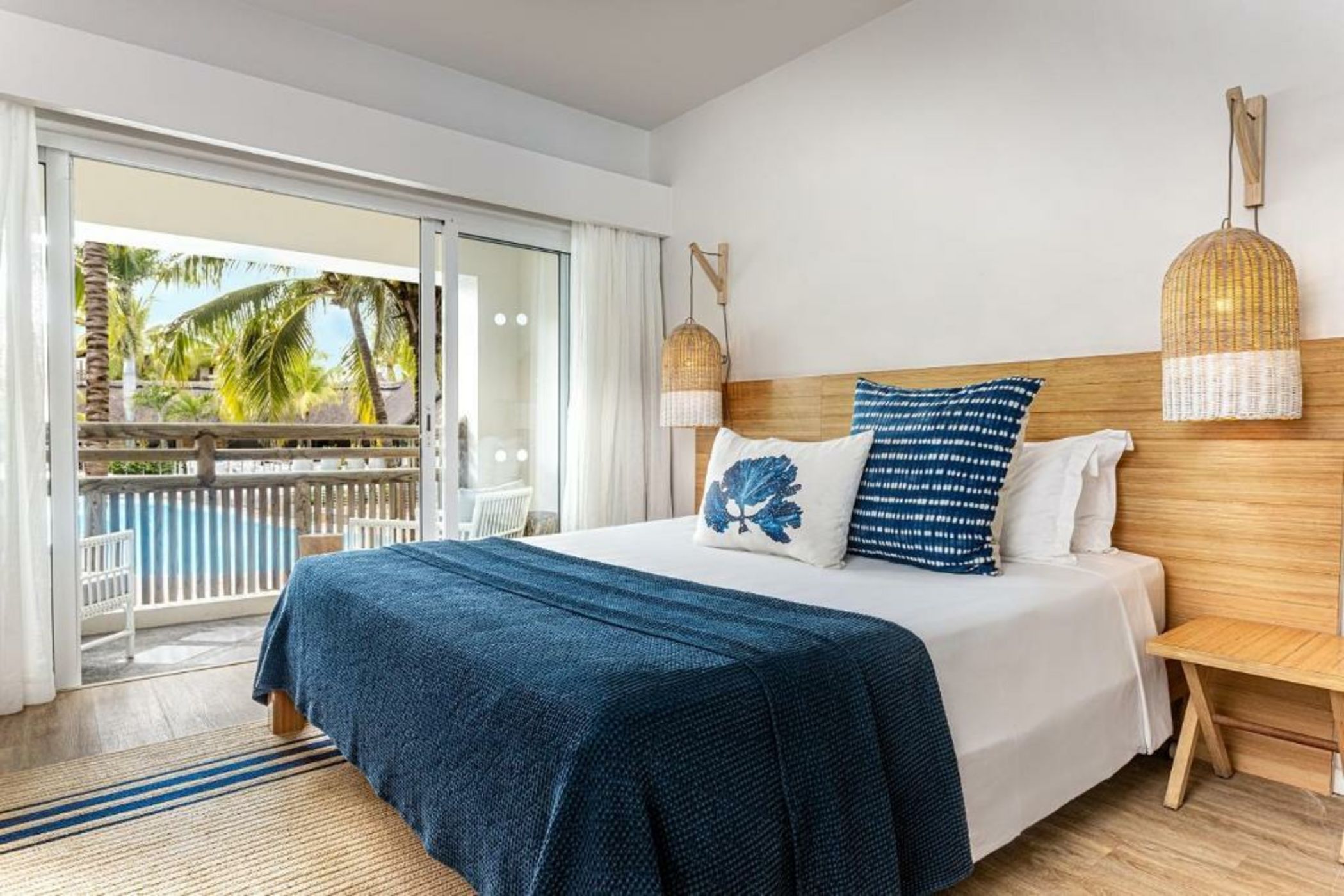 Lagoon Attitude (Adults Only)