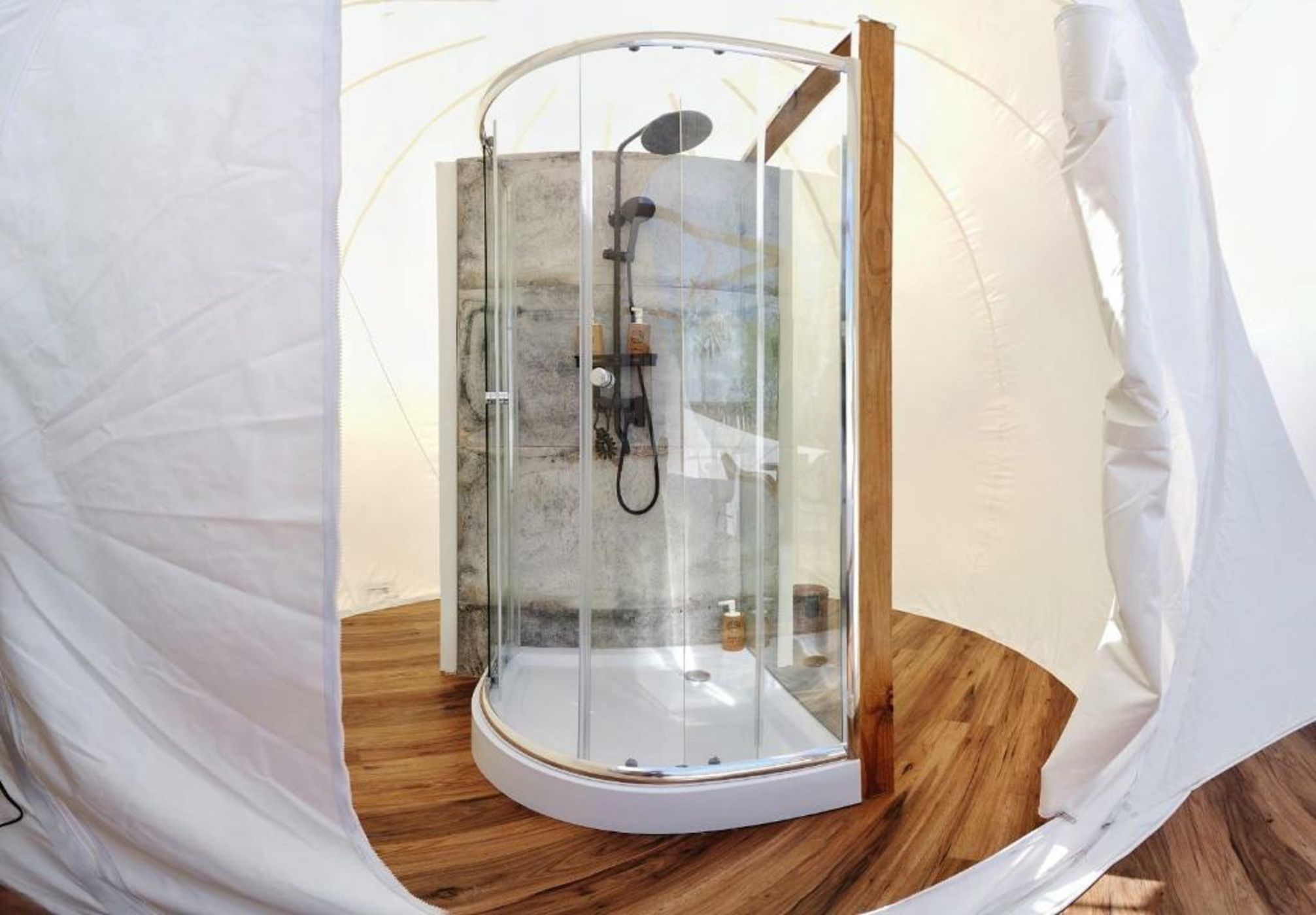 Green Land Bubble Glamping