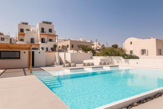 North Wind Luxury Suites