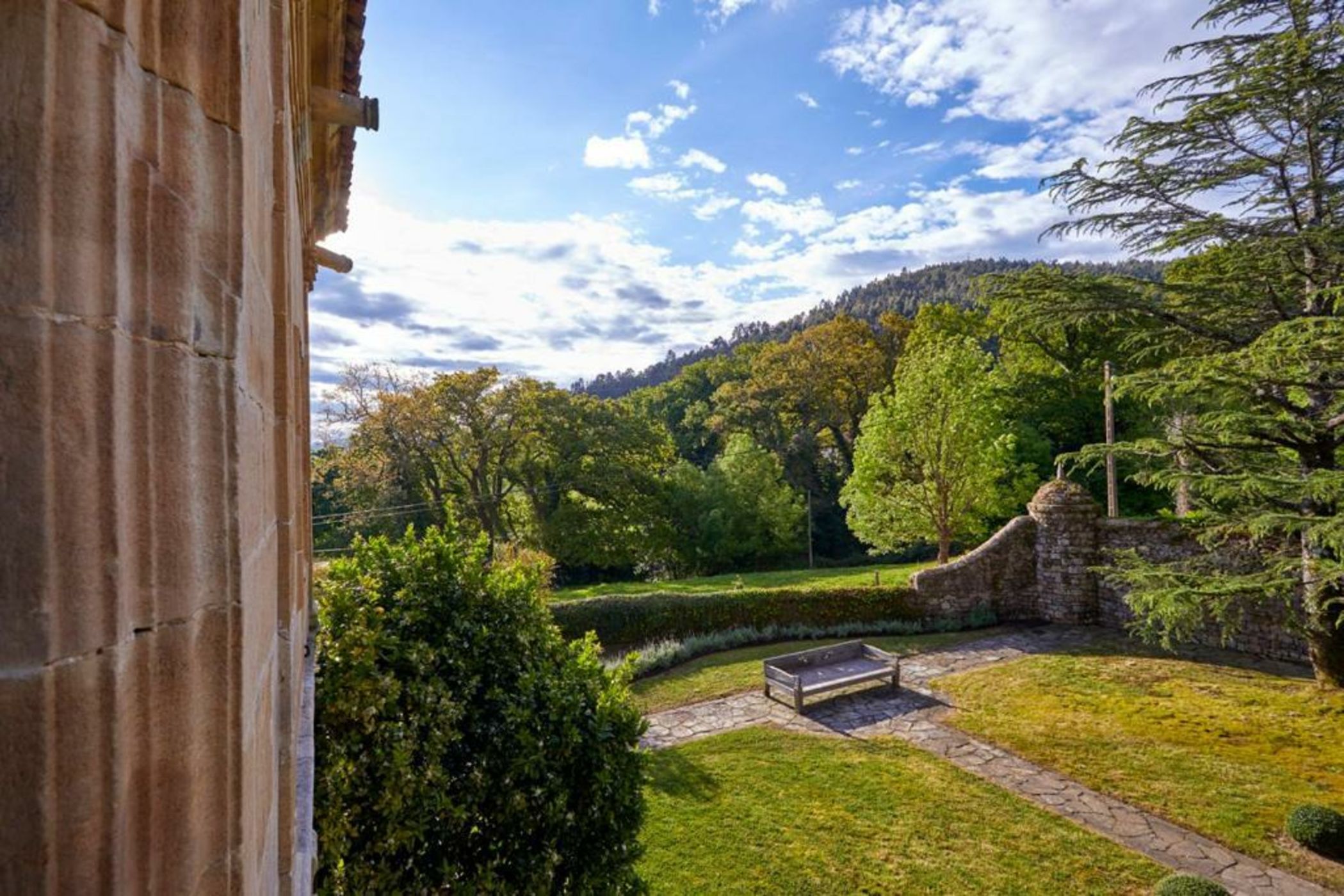 Helguera Palacio Boutique & Antique