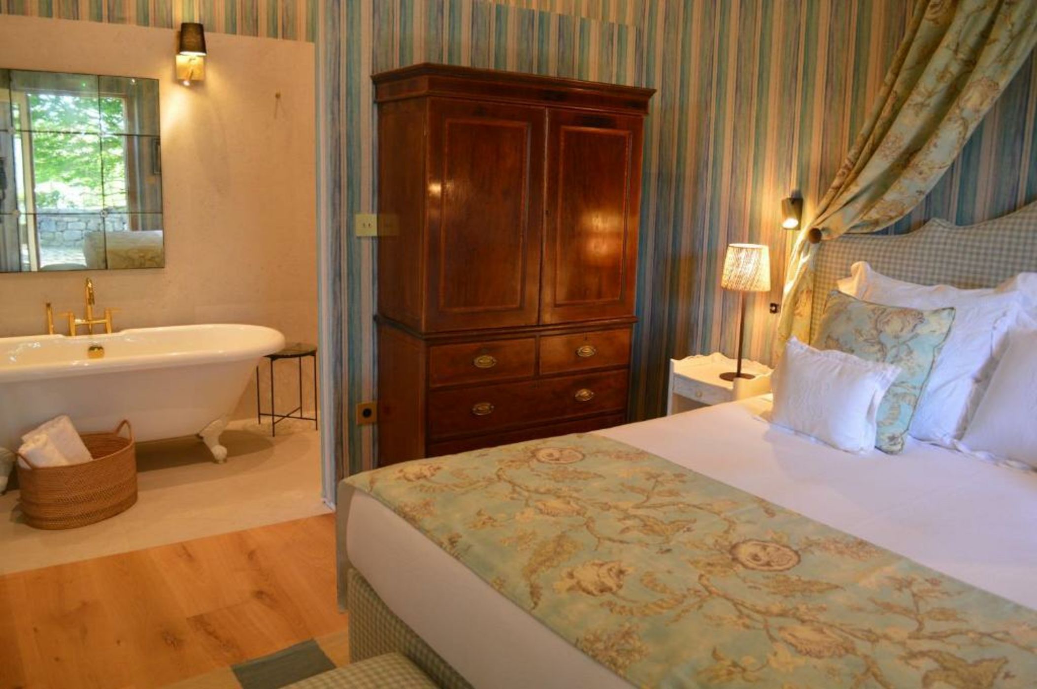 Helguera Palacio Boutique & Antique