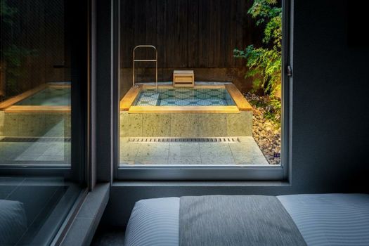 Nazuna Kyoto Tsubaki St.