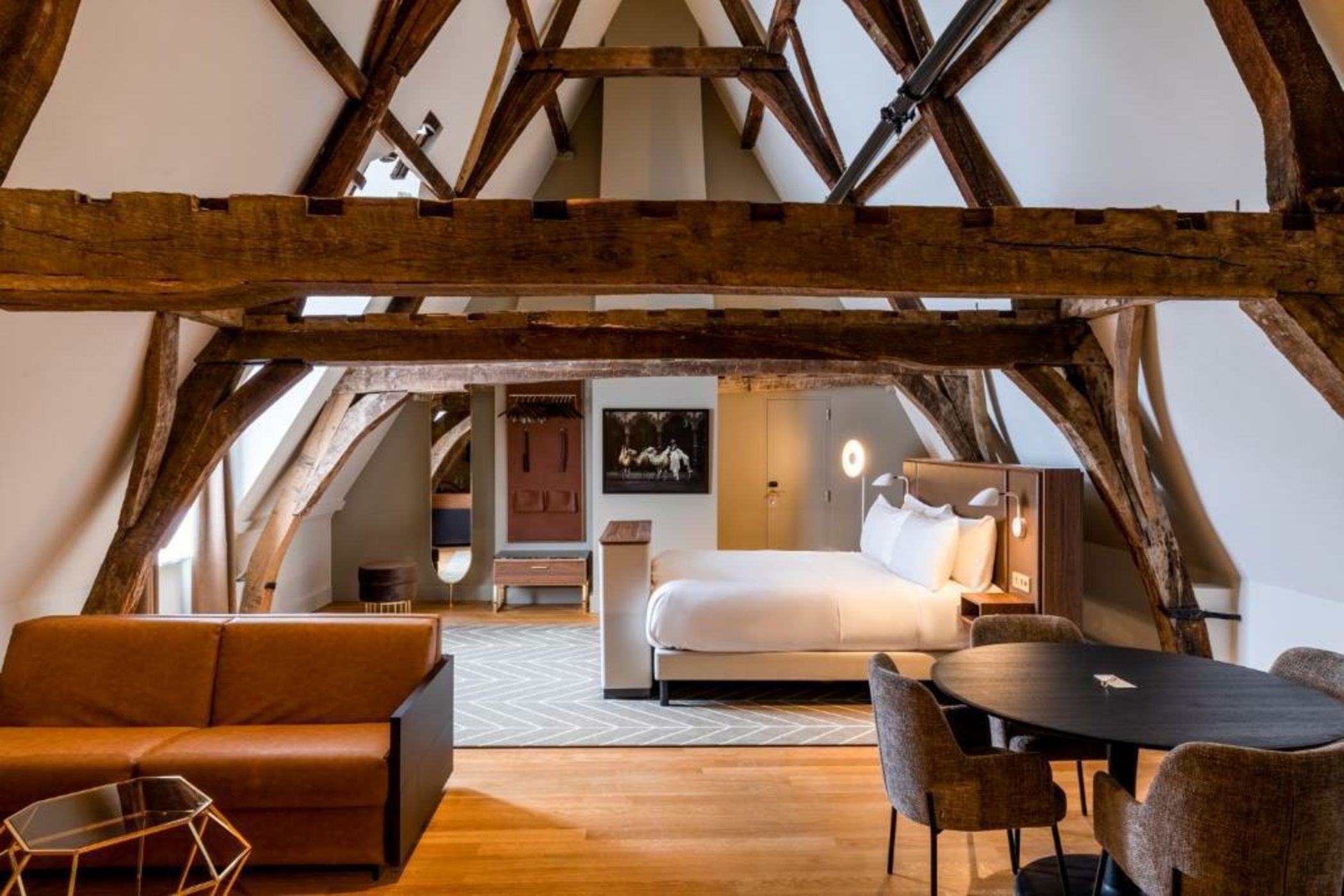 Sapphire House Antwerp, Autograph Collection