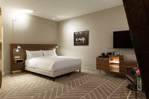 Sapphire House Antwerp, Autograph Collection