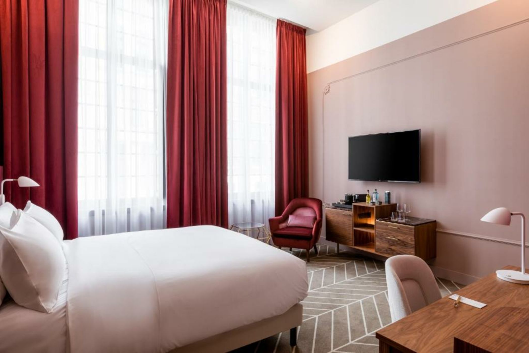 Sapphire House Antwerp, Autograph Collection