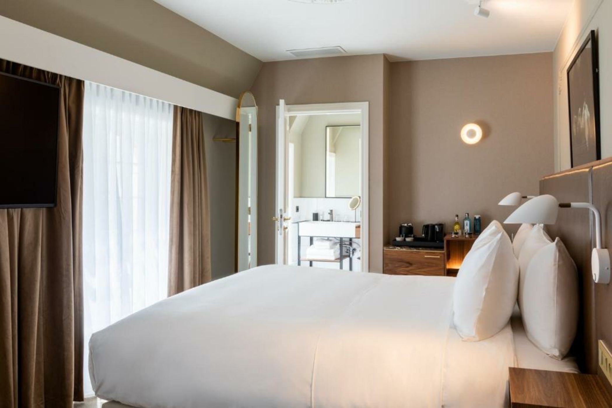 Sapphire House Antwerp, Autograph Collection