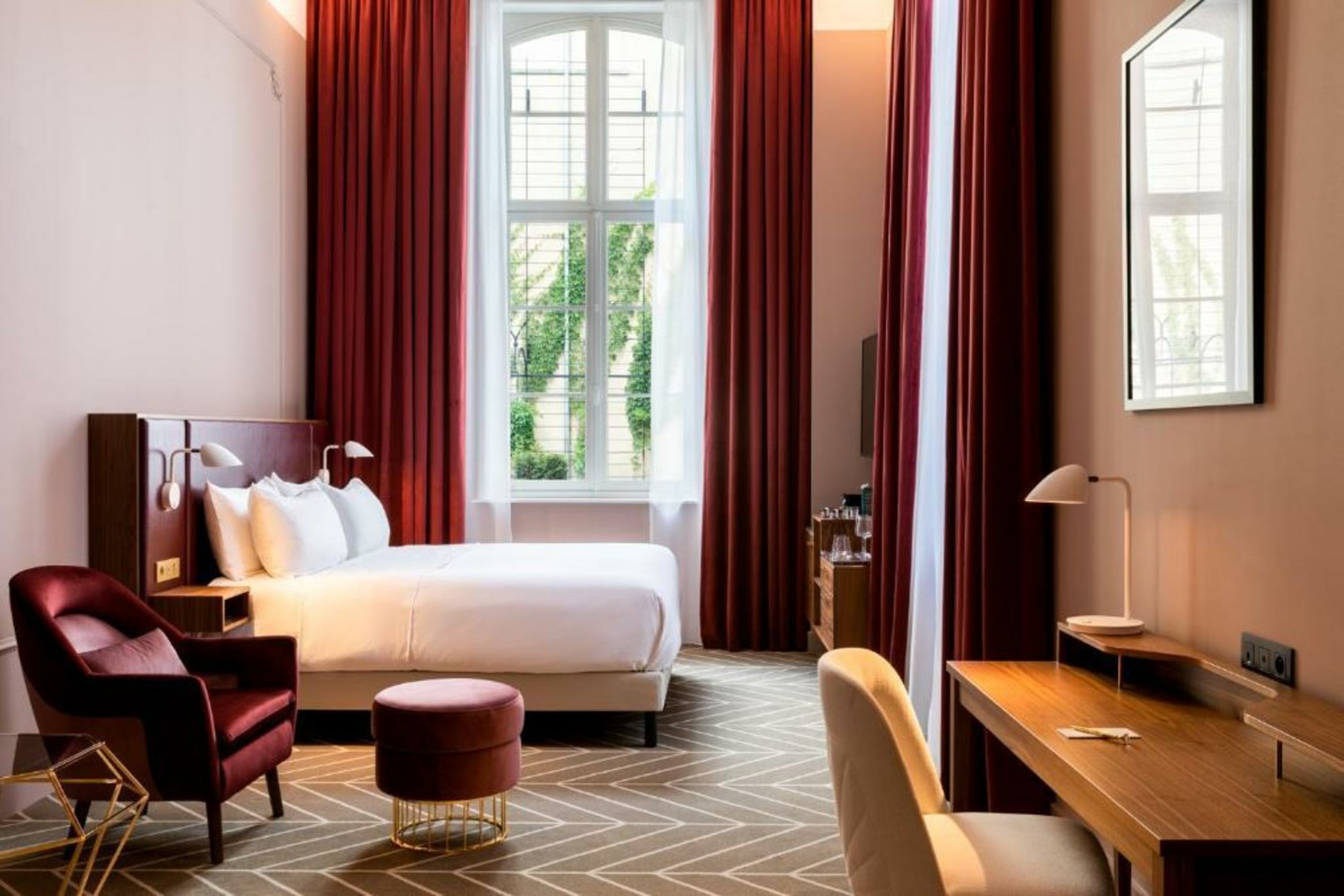 Sapphire House Antwerp, Autograph Collection