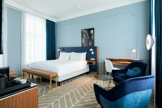 Sapphire House Antwerp, Autograph Collection