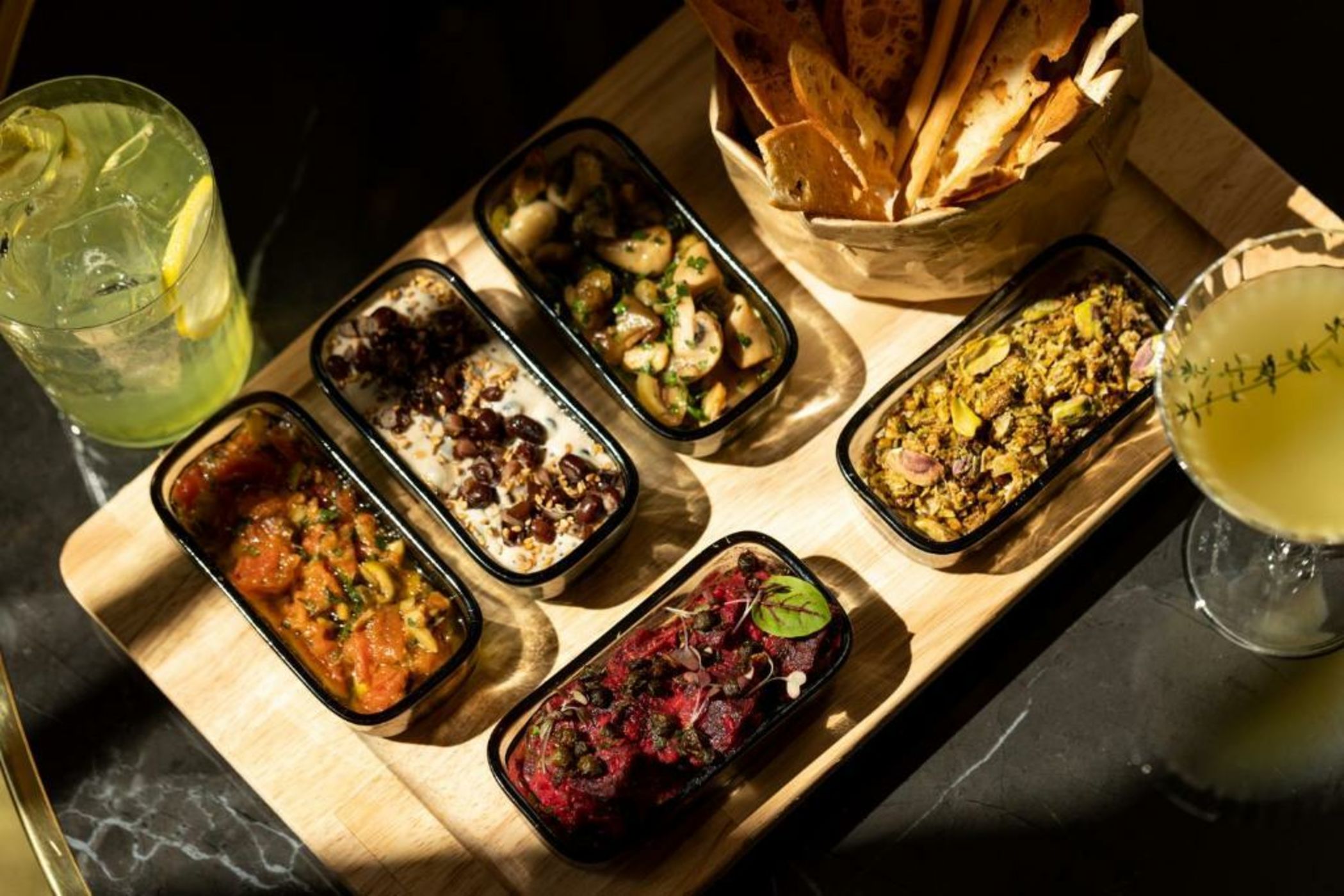 Sapphire House Antwerp, Autograph Collection