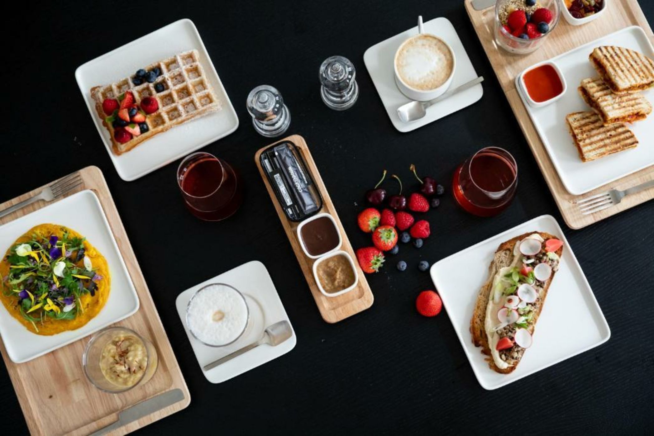 Sapphire House Antwerp, Autograph Collection