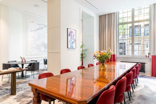 Sapphire House Antwerp, Autograph Collection