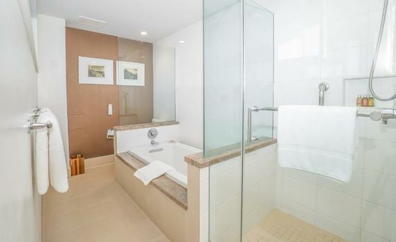 Kaimana Beach Hotel