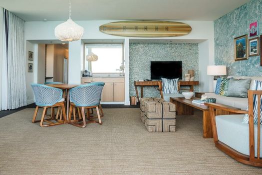 Kaimana Beach Hotel