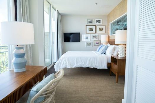 Kaimana Beach Hotel