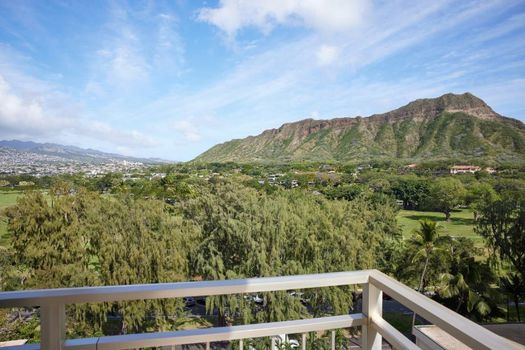 Kaimana Beach Hotel