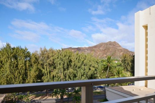 Kaimana Beach Hotel