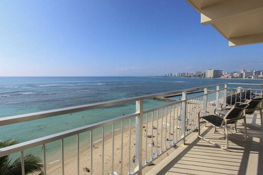 Kaimana Beach Hotel