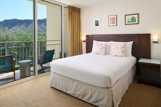 Kaimana Beach Hotel