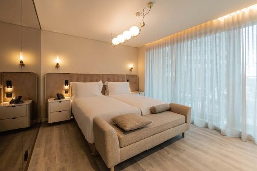 LUSTER Hotel