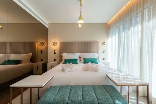 LUSTER Hotel