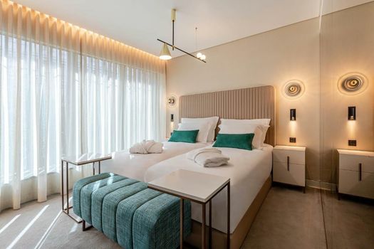 LUSTER Hotel