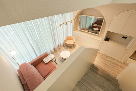LUSTER Hotel