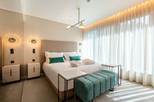 LUSTER Hotel