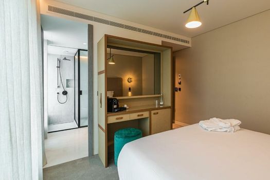 LUSTER Hotel